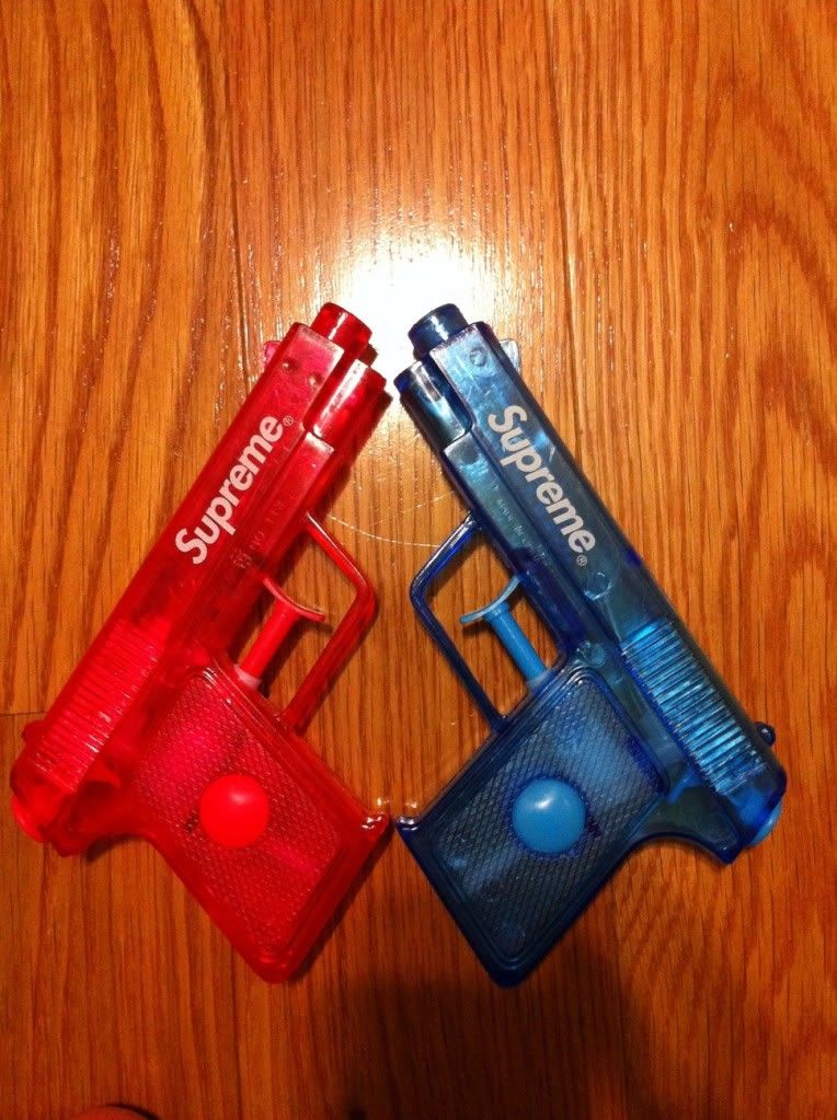 supreme water pistol