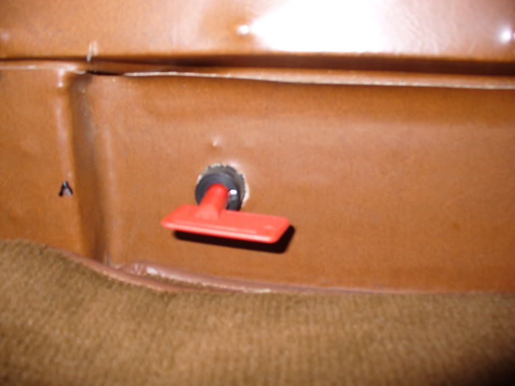 [Linked Image from i1091.photobucket.com]