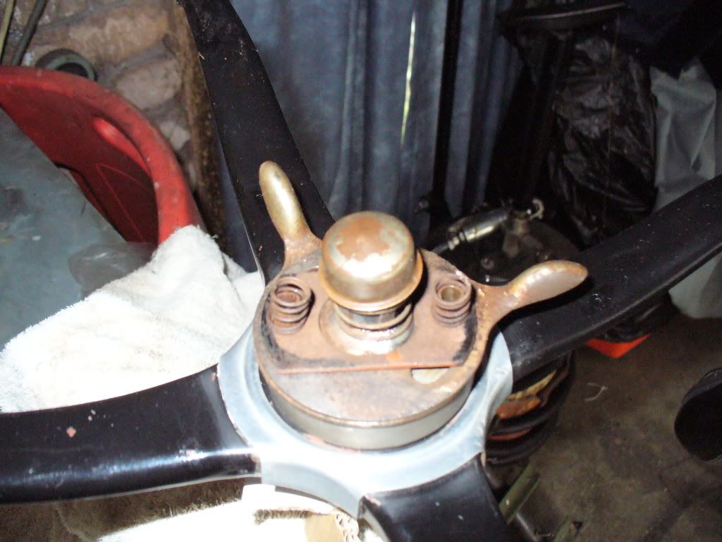 [Linked Image from i1091.photobucket.com]