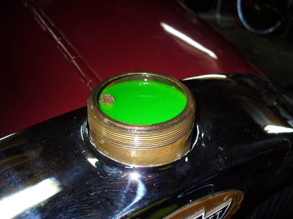 [Linked Image from i1091.photobucket.com]