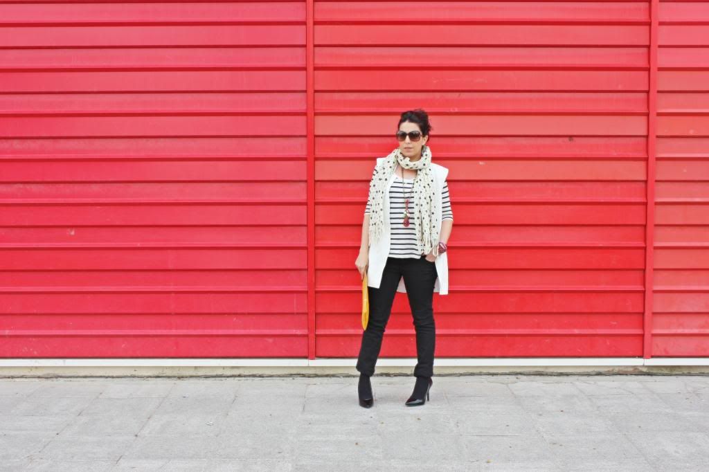 photo streetstyle_chalecoblanco_estanochesoyunaprincesa_01_zpsc0379275.jpg