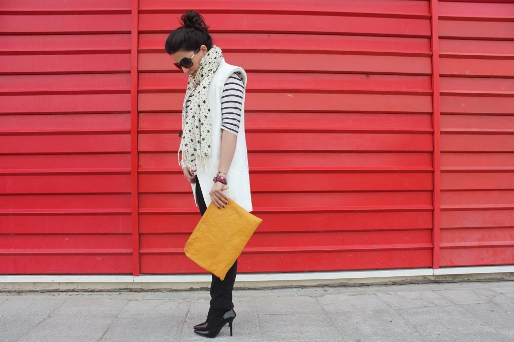 photo streetstyle_chalecoblanco_estanochesoyunaprincesa_03_zpscec5a8b6.jpg