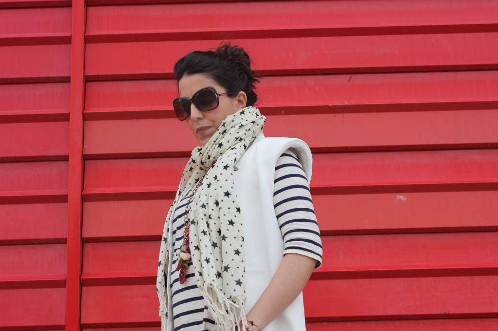 photo streetstyle_chalecoblanco_estanochesoyunaprincesa_05_zps897a30c3.jpg