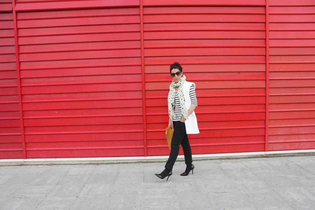 photo streetstyle_chalecoblanco_estanochesoyunaprincesa_06_zpscff2d120.jpg