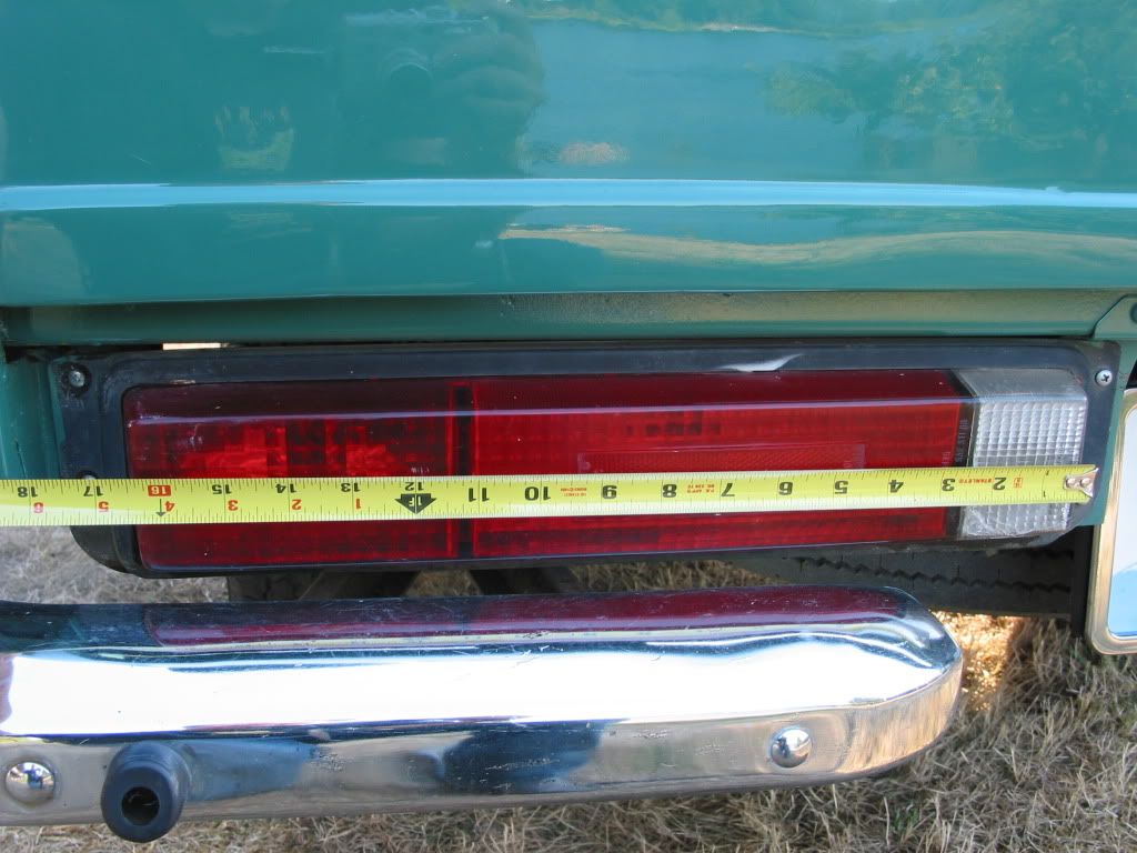 Datsun520taillight2.jpg