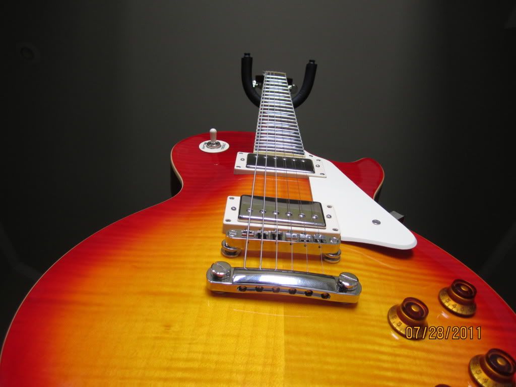 EpiphoneGuitar004.jpg