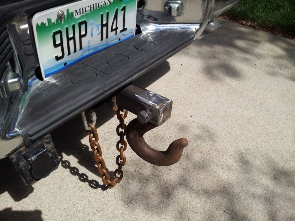 • Custom Hook Hitch Towing/Trailers